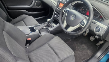 2012 Holden commodore veii sv6 manual ute 9.jpg